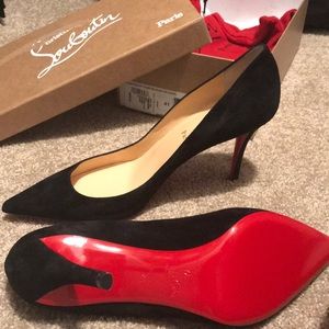 Christian Louboutin Apostrophy Pump Veau Velours